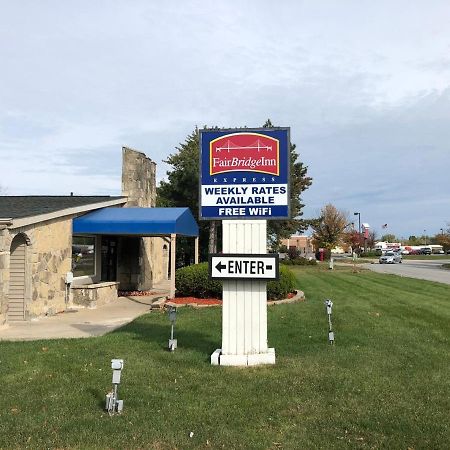 Fairbridge Inn Express 메릴빌 외부 사진